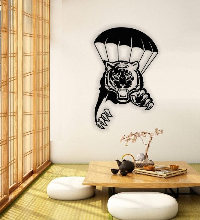 Decor perete Personalizabil Tigru cu Parasuta HHH455 din lemn